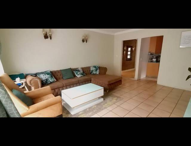 3 BEDROOM PROPERTY TO RENT IN GLEN MARAIS